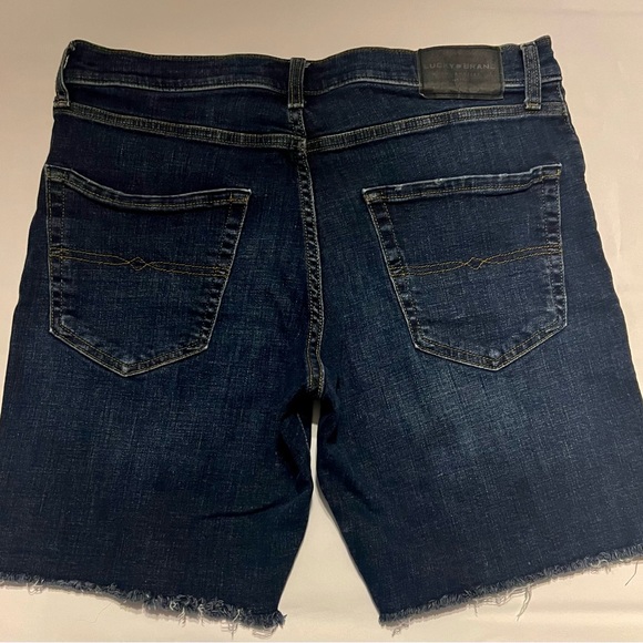LUCKY BRAND Cut off, Athletic Straight Cut, Jean Shorts. Excellent Condition! - Picture 2 of 6